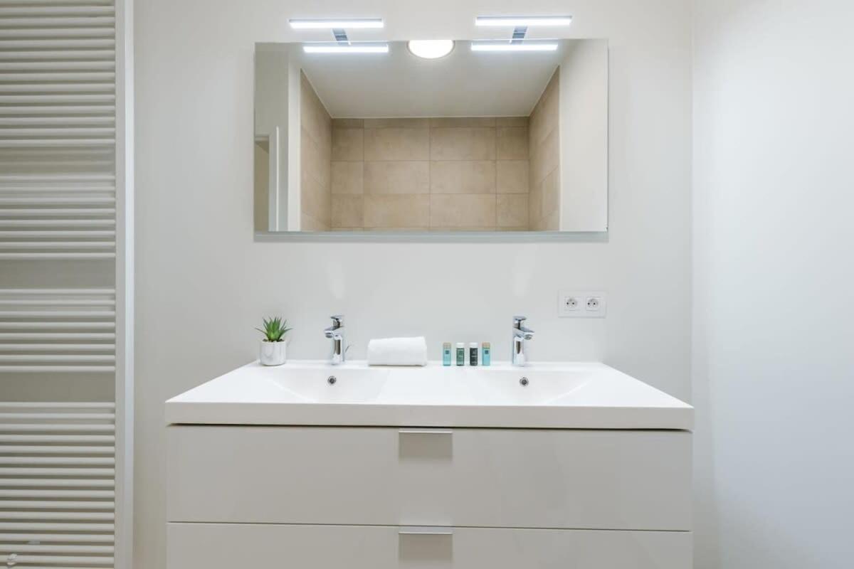 Huswell - Apartment With Terrace Close To The Sea ออสเทนด์ ภายนอก รูปภาพ