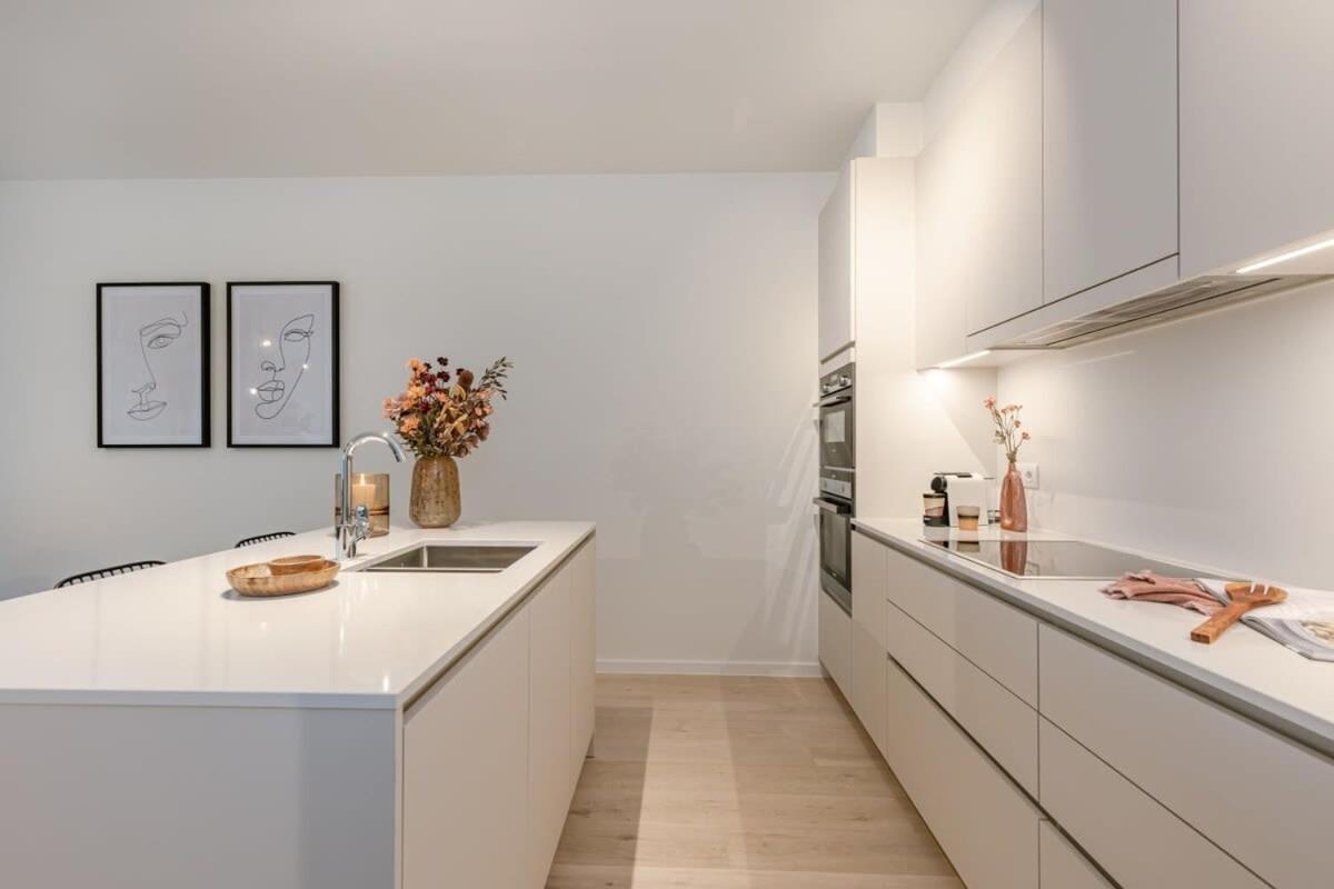 Huswell - Apartment With Terrace Close To The Sea ออสเทนด์ ภายนอก รูปภาพ